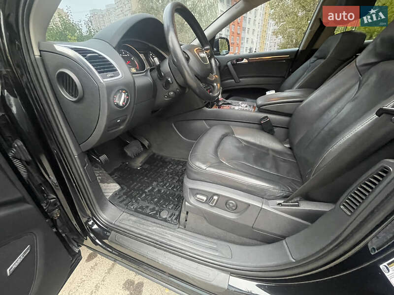 Внедорожник / Кроссовер Audi Q7 2014 в Киеве