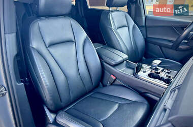 Позашляховик / Кросовер Audi Q7 2017 в  фото 47 Позашляховик / Кросовер Audi Q7 2017 в