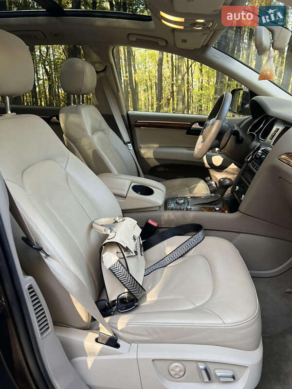 Внедорожник / Кроссовер Audi Q7 2014 в Черновцах