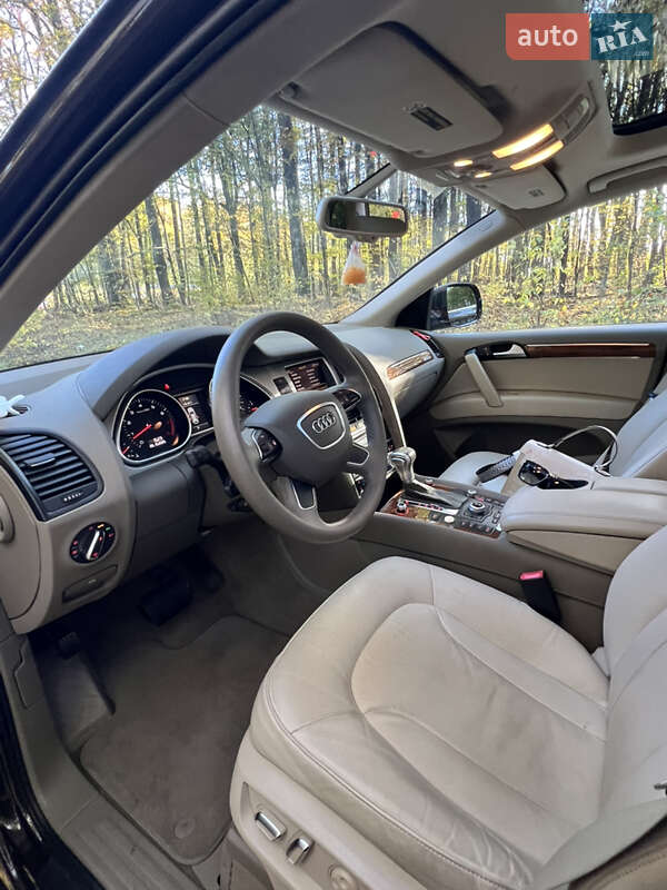 Внедорожник / Кроссовер Audi Q7 2014 в Черновцах