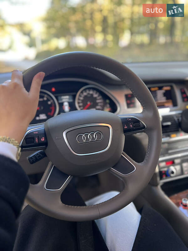 Внедорожник / Кроссовер Audi Q7 2014 в Черновцах