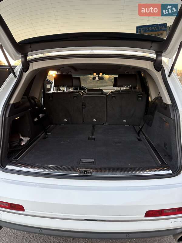 Внедорожник / Кроссовер Audi Q7 2014 в Ямполе