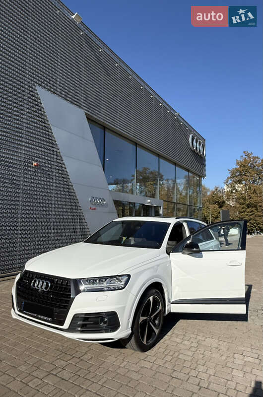 Позашляховик / Кросовер Audi Q7 2017 в Львові фото 4 Позашляховик / Кросовер Audi Q7 2017 в Львові