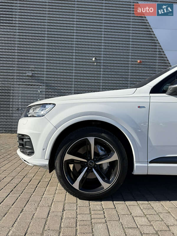 Позашляховик / Кросовер Audi Q7 2017 в Львові фото 10 Позашляховик / Кросовер Audi Q7 2017 в Львові