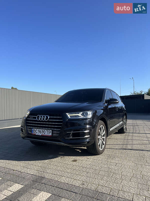 Позашляховик / Кросовер Audi Q7 2017 в Городку