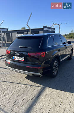 Внедорожник / Кроссовер Audi Q7 2017 в 