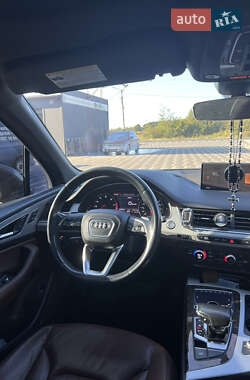 Внедорожник / Кроссовер Audi Q7 2017 в 