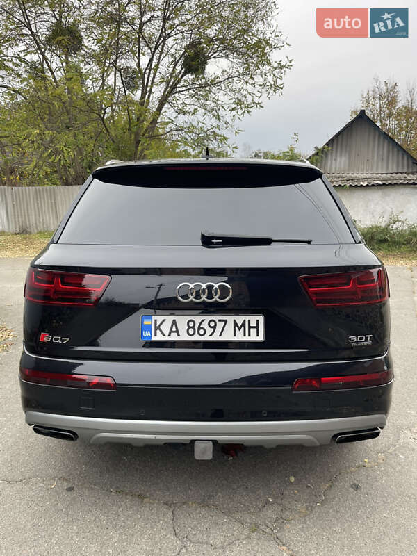 Внедорожник / Кроссовер Audi Q7 2016 в Киеве