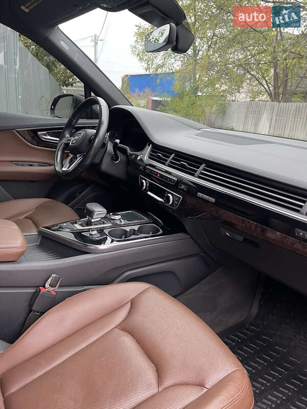 Внедорожник / Кроссовер Audi Q7 2016 в Киеве