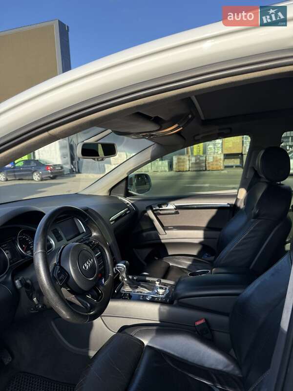 Внедорожник / Кроссовер Audi Q7 2012 в Первомайске