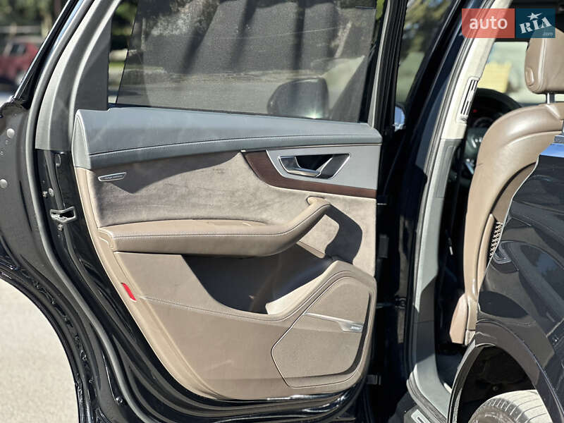 Позашляховик / Кросовер Audi Q7 2016 в Львові фото 21 Позашляховик / Кросовер Audi Q7 2016 в Львові