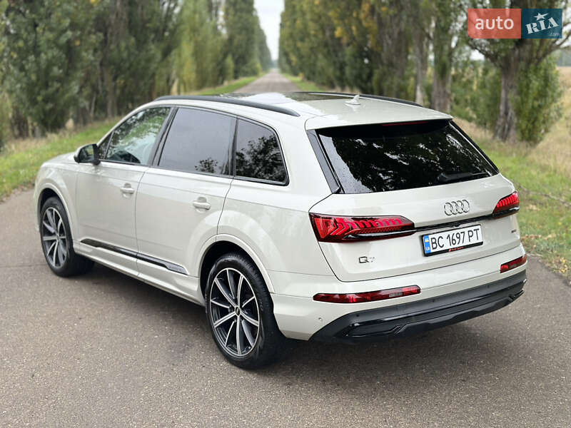 Внедорожник / Кроссовер Audi Q7 2022 в Киеве