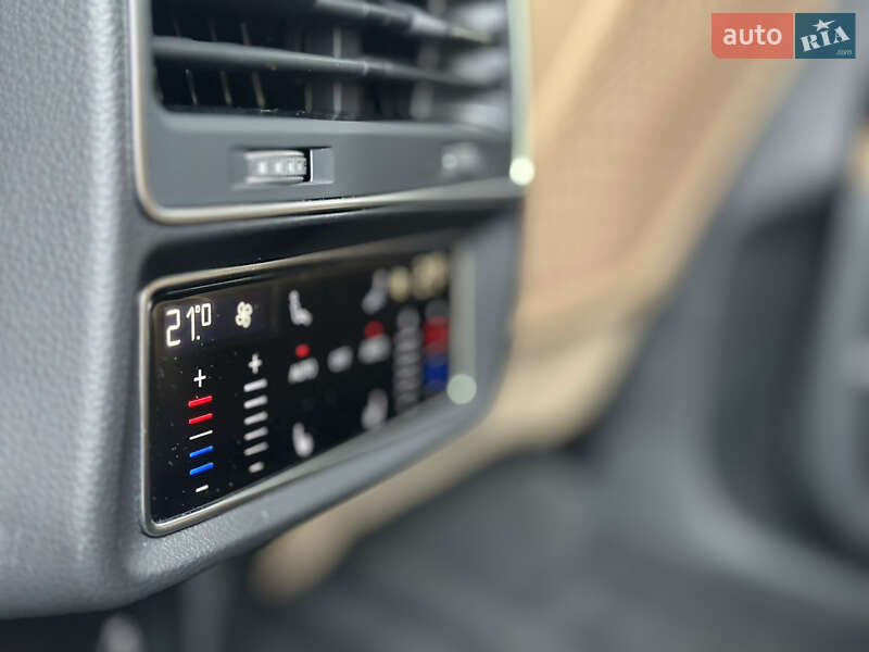 Внедорожник / Кроссовер Audi Q7 2022 в Киеве