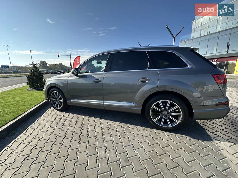 Внедорожник / Кроссовер Audi Q7 2017 в Днепре