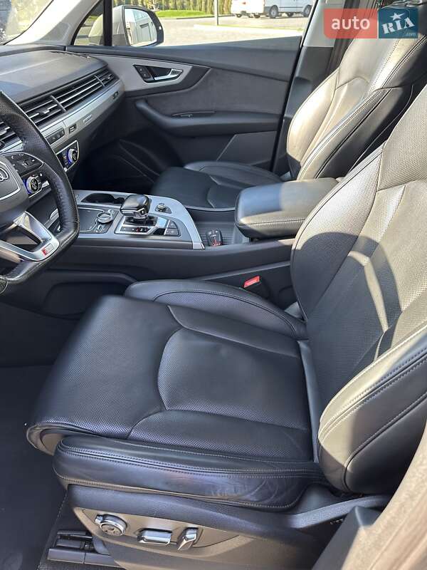 Внедорожник / Кроссовер Audi Q7 2017 в Днепре