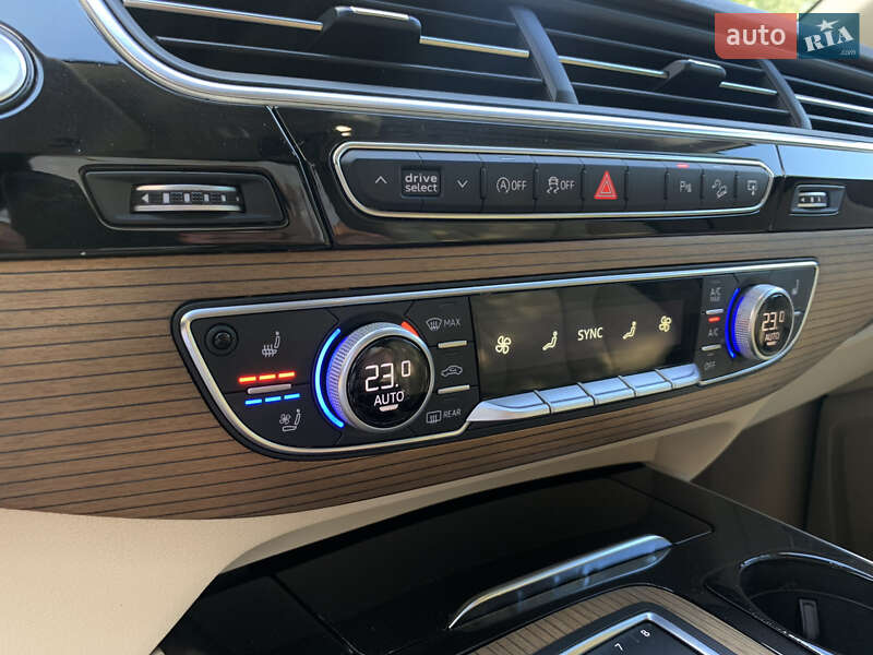 Внедорожник / Кроссовер Audi Q7 2016 в Киеве