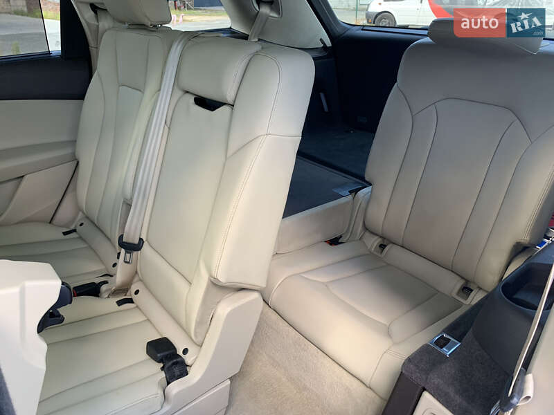 Внедорожник / Кроссовер Audi Q7 2016 в Киеве