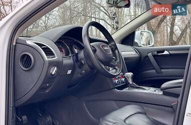 Позашляховик / Кросовер Audi Q7 2015 в  фото 15 Позашляховик / Кросовер Audi Q7 2015 в