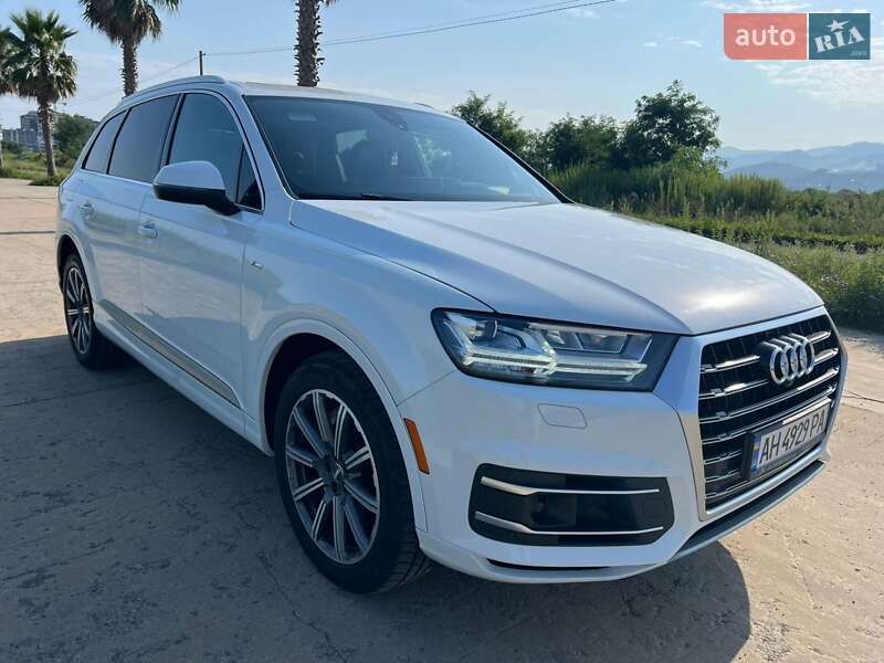 Внедорожник / Кроссовер Audi Q7 2018 в Киеве