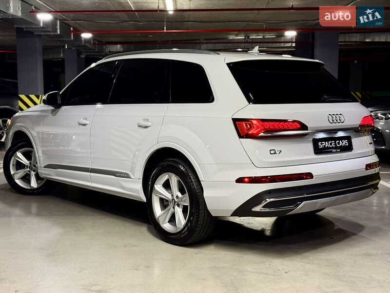Позашляховик / Кросовер Audi Q7 2019 в Києві фото 11 Позашляховик / Кросовер Audi Q7 2019 в Києві