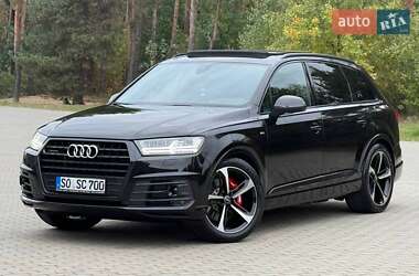 Позашляховик / Кросовер Audi Q7 2017 в  фото 12 Позашляховик / Кросовер Audi Q7 2017 в
