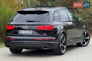 Позашляховик / Кросовер Audi Q7 2017 в  фото 49 Позашляховик / Кросовер Audi Q7 2017 в