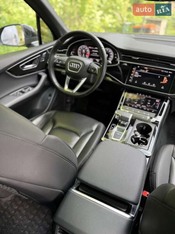 Внедорожник / Кроссовер Audi Q7 2021 в Сарнах