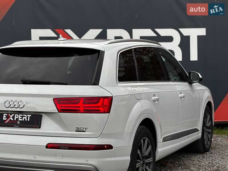 Внедорожник / Кроссовер Audi Q7 2016 в Киеве