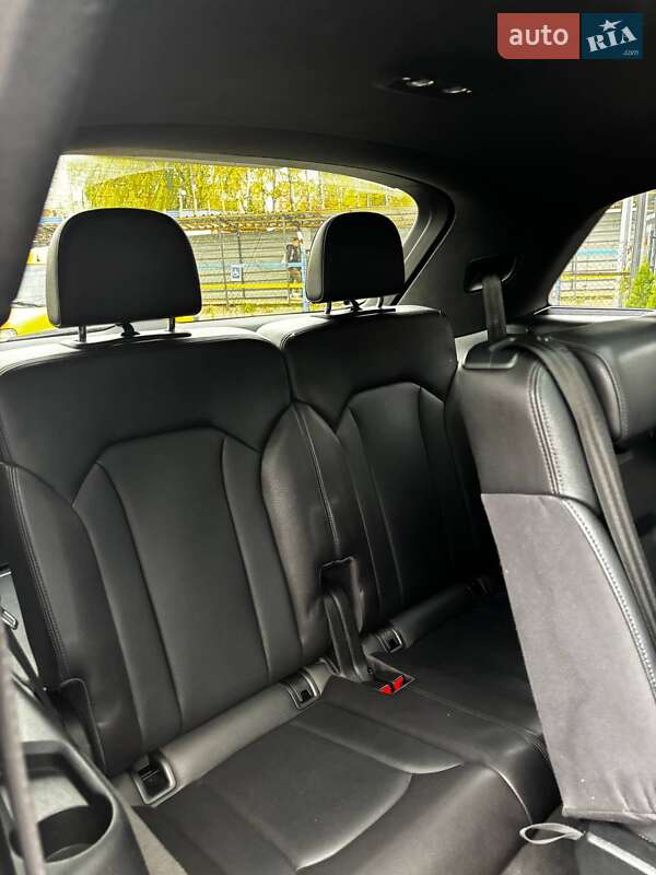 Внедорожник / Кроссовер Audi Q7 2016 в Киеве