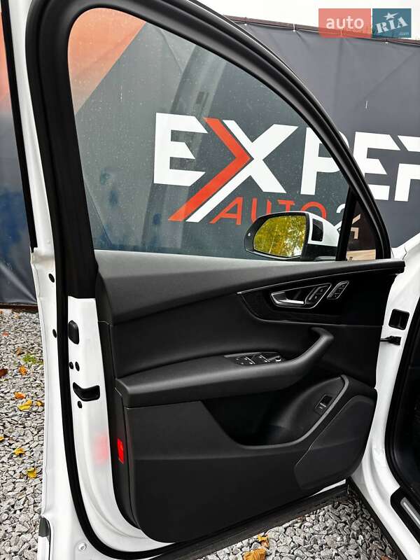 Внедорожник / Кроссовер Audi Q7 2016 в Киеве