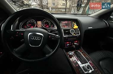 Позашляховик / Кросовер Audi Q7 2006 в  фото 2 Позашляховик / Кросовер Audi Q7 2006 в