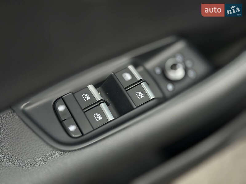 Позашляховик / Кросовер Audi Q7 2016 в Києві фото 23 Позашляховик / Кросовер Audi Q7 2016 в Києві