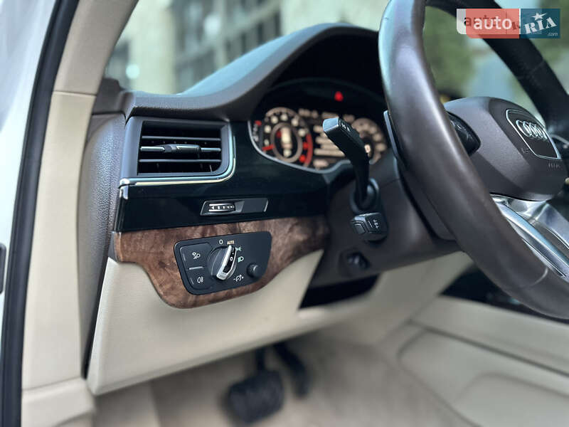 Позашляховик / Кросовер Audi Q7 2016 в Львові