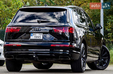 Позашляховик / Кросовер Audi Q7 2017 в  фото 20 Позашляховик / Кросовер Audi Q7 2017 в