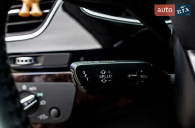 Позашляховик / Кросовер Audi Q7 2017 в  фото 70 Позашляховик / Кросовер Audi Q7 2017 в