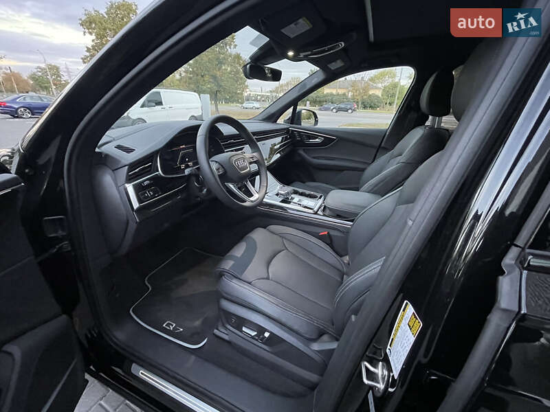 Позашляховик / Кросовер Audi Q7 2024 в Ужгороді