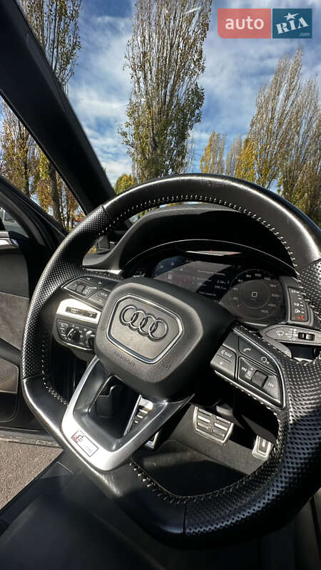 Позашляховик / Кросовер Audi Q7 2017 в Києві фото 13 Позашляховик / Кросовер Audi Q7 2017 в Києві