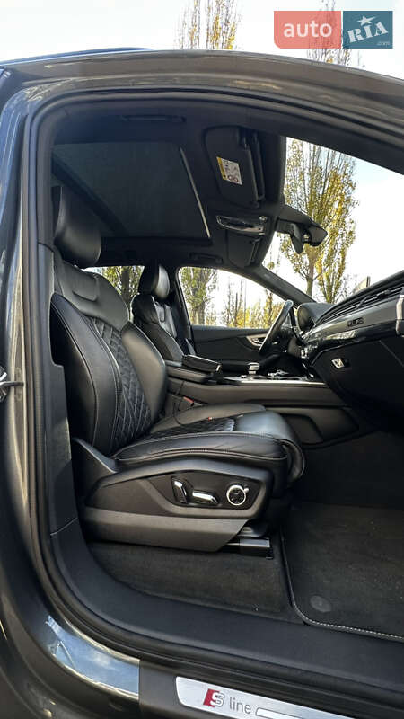 Позашляховик / Кросовер Audi Q7 2017 в Києві фото 17 Позашляховик / Кросовер Audi Q7 2017 в Києві
