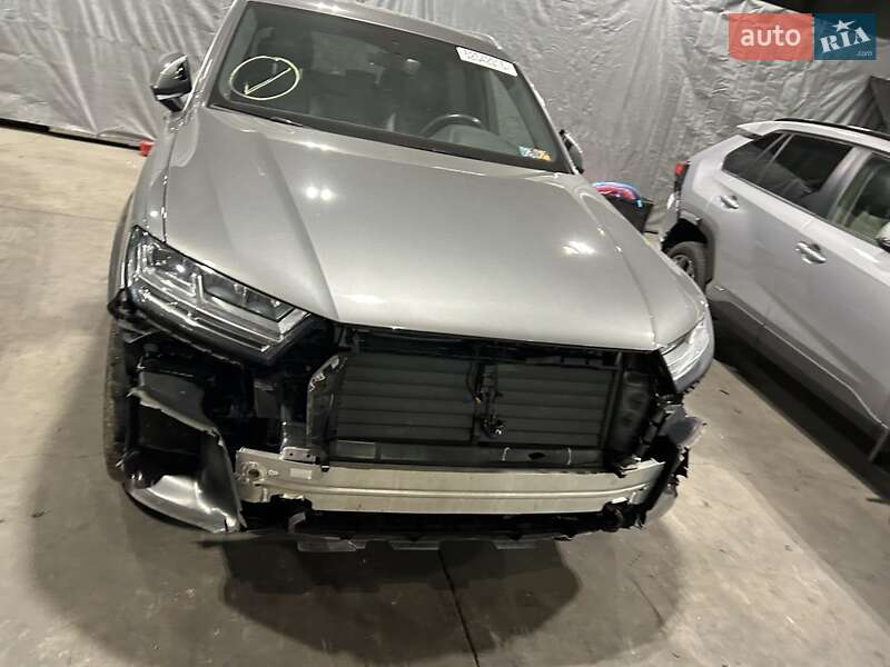 Внедорожник / Кроссовер Audi Q7 2017 в Киеве