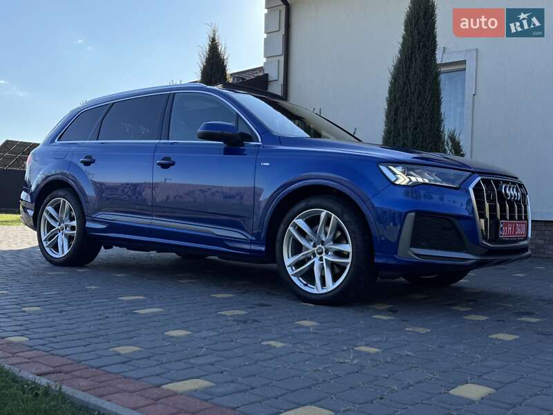Внедорожник / Кроссовер Audi Q7 2021 в Киеве
