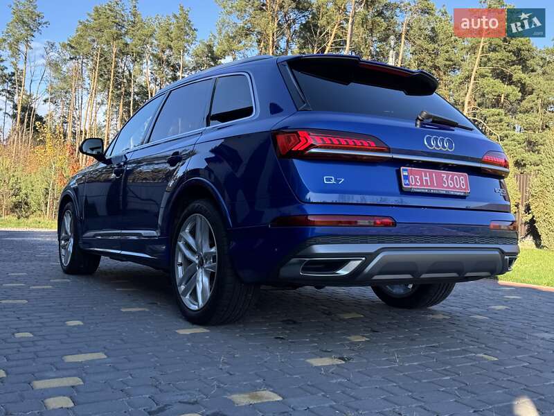Внедорожник / Кроссовер Audi Q7 2021 в Киеве