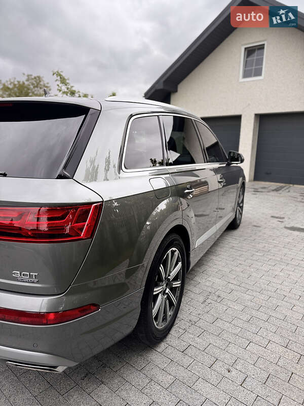 Внедорожник / Кроссовер Audi Q7 2017 в Богородчанах