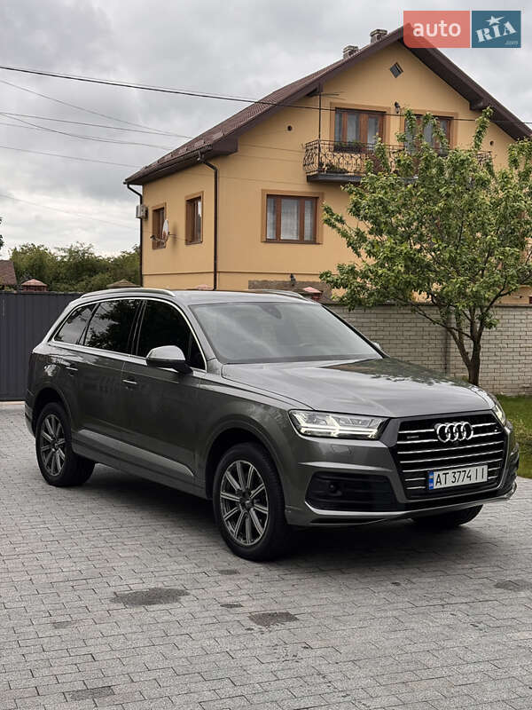 Внедорожник / Кроссовер Audi Q7 2017 в Богородчанах