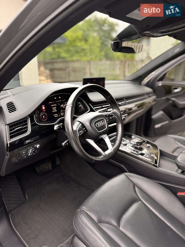 Внедорожник / Кроссовер Audi Q7 2017 в Богородчанах