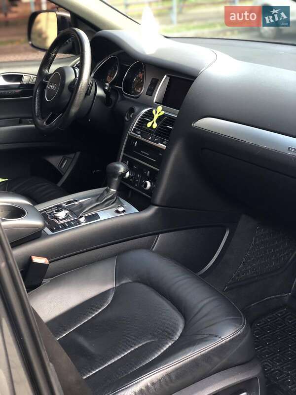 Позашляховик / Кросовер Audi Q7 2015 в Львові