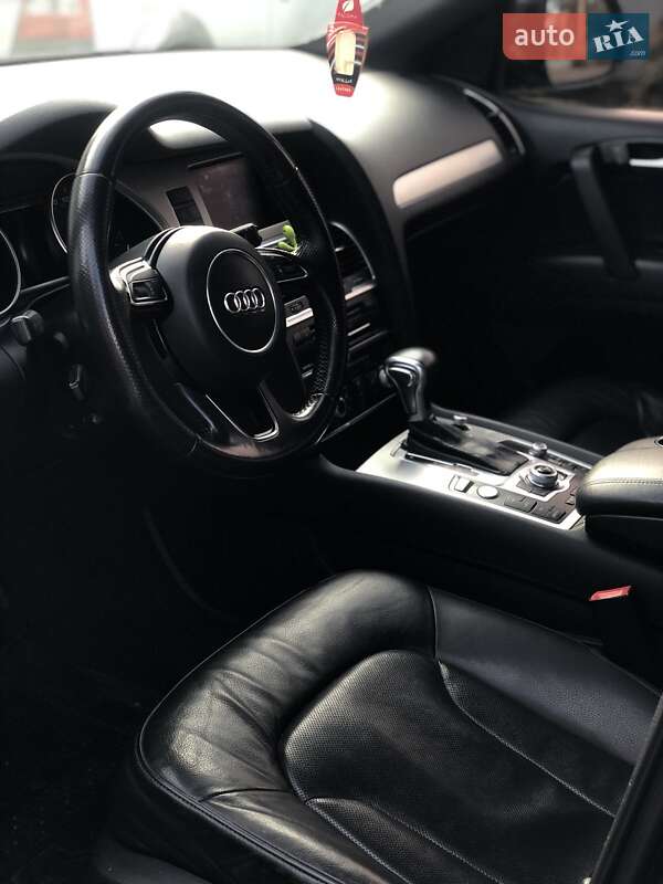 Позашляховик / Кросовер Audi Q7 2015 в Львові