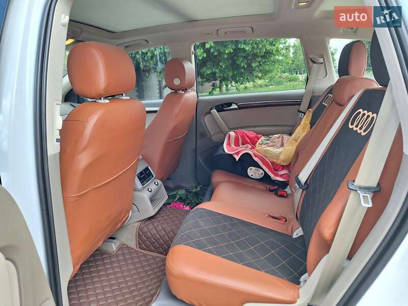 Внедорожник / Кроссовер Audi Q7 2015 в Липовой Долине