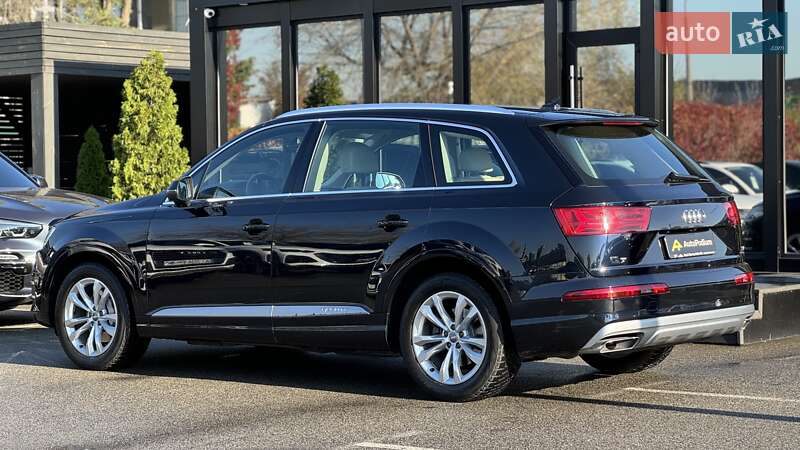 Позашляховик / Кросовер Audi Q7 2016 в Києві