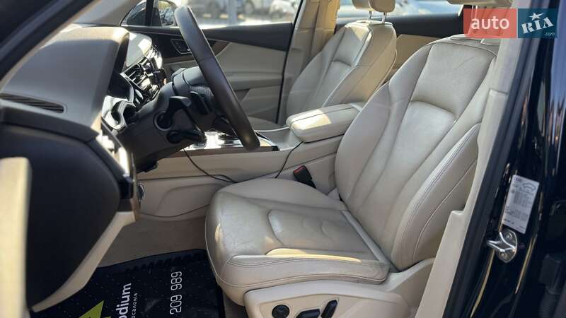 Позашляховик / Кросовер Audi Q7 2016 в Києві