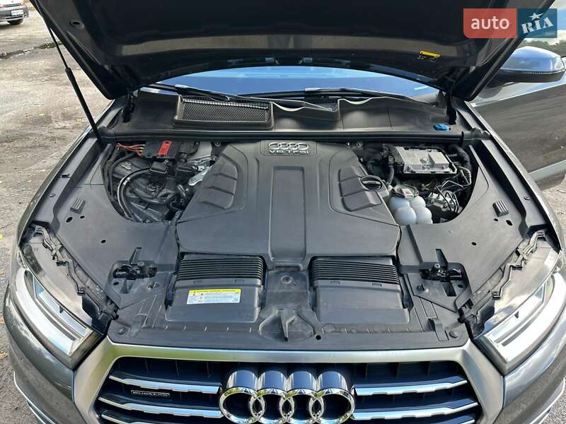 Позашляховик / Кросовер Audi Q7 2018 в Сумах